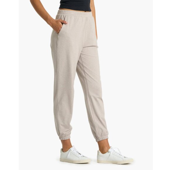 Vuori Women's Boyfriend Sweatpant in Oyster Heather, Size XS - Picture 3 of 9